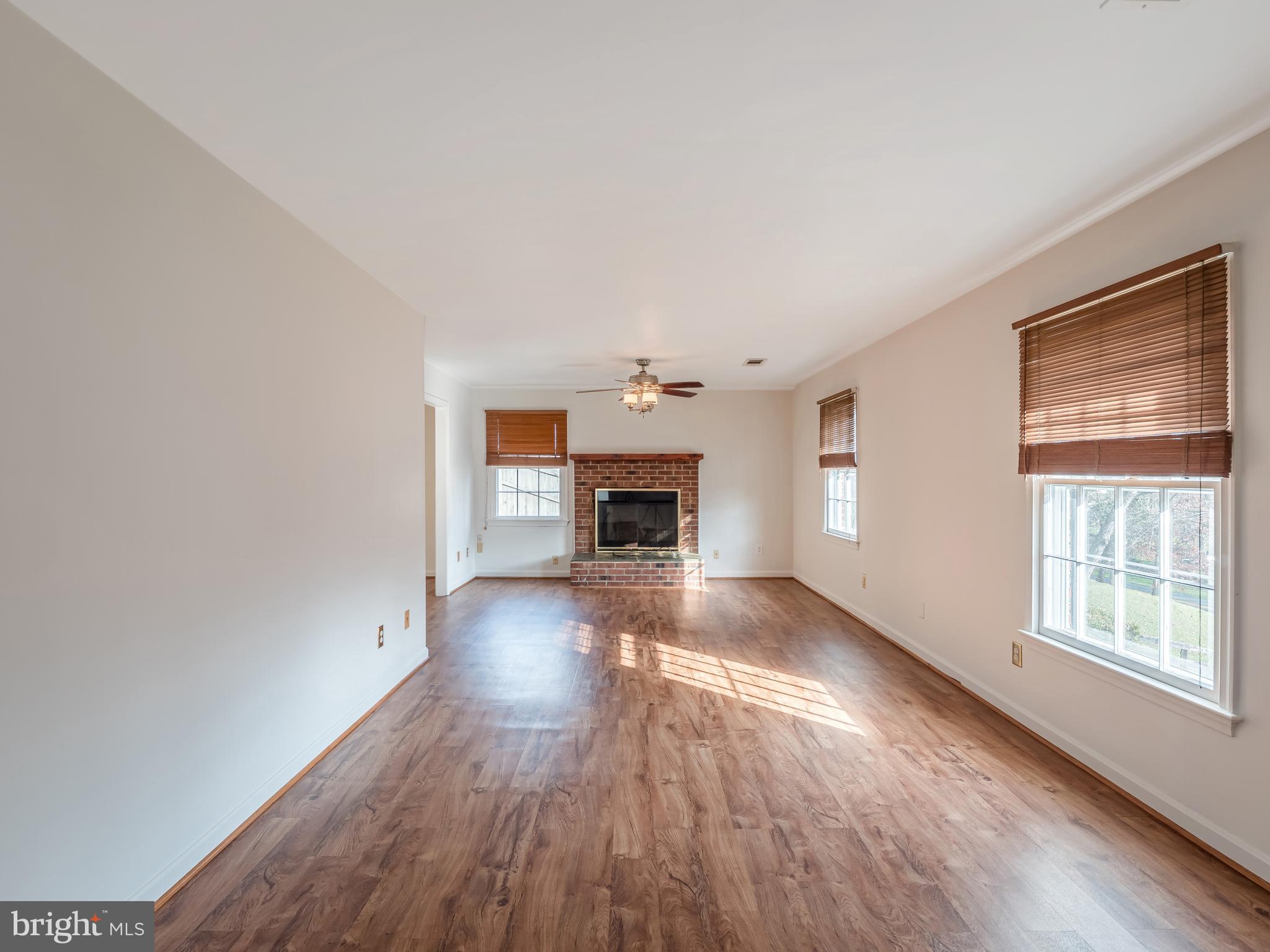 6742 Kelly Road Warrenton, VA 20187 - Photo 6 of 32 Gallery Image 6