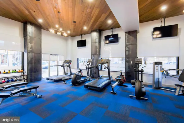 $2,735 | 2100-2 Walnut Street, Unit 1M, Philadelphia, PA 19103