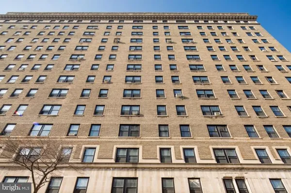 $2,735 | 2100-2 Walnut Street, Unit 1M, Philadelphia, PA 19103