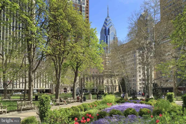 $2,735 | 2100-2 Walnut Street, Unit 1M, Philadelphia, PA 19103