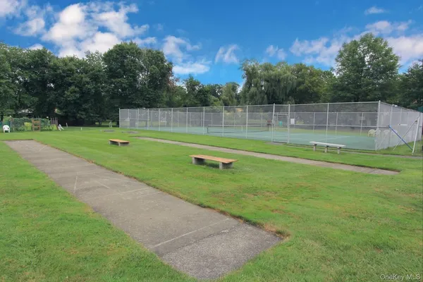 $469,000 | 41 Jefferson Ovl, Unit G, Yorktown Heights, NY 10598