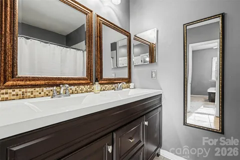 $270,000 | 3206 Selwyn Farms Lane, Unit 2, Charlotte, NC 28209