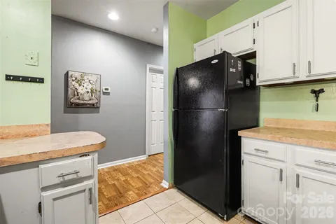 $270,000 | 3206 Selwyn Farms Lane, Unit 2, Charlotte, NC 28209