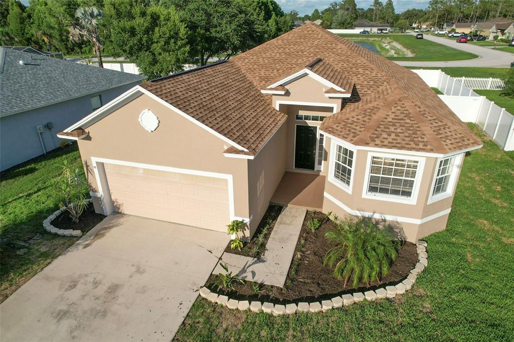 5014 Yellowtop Loop Lakeland, FL 33811 - Photo 2 of 16