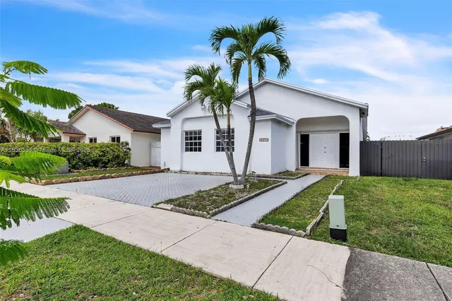 $600,000 | 5370 Southwest 144th Avenue, Miami, FL 33175