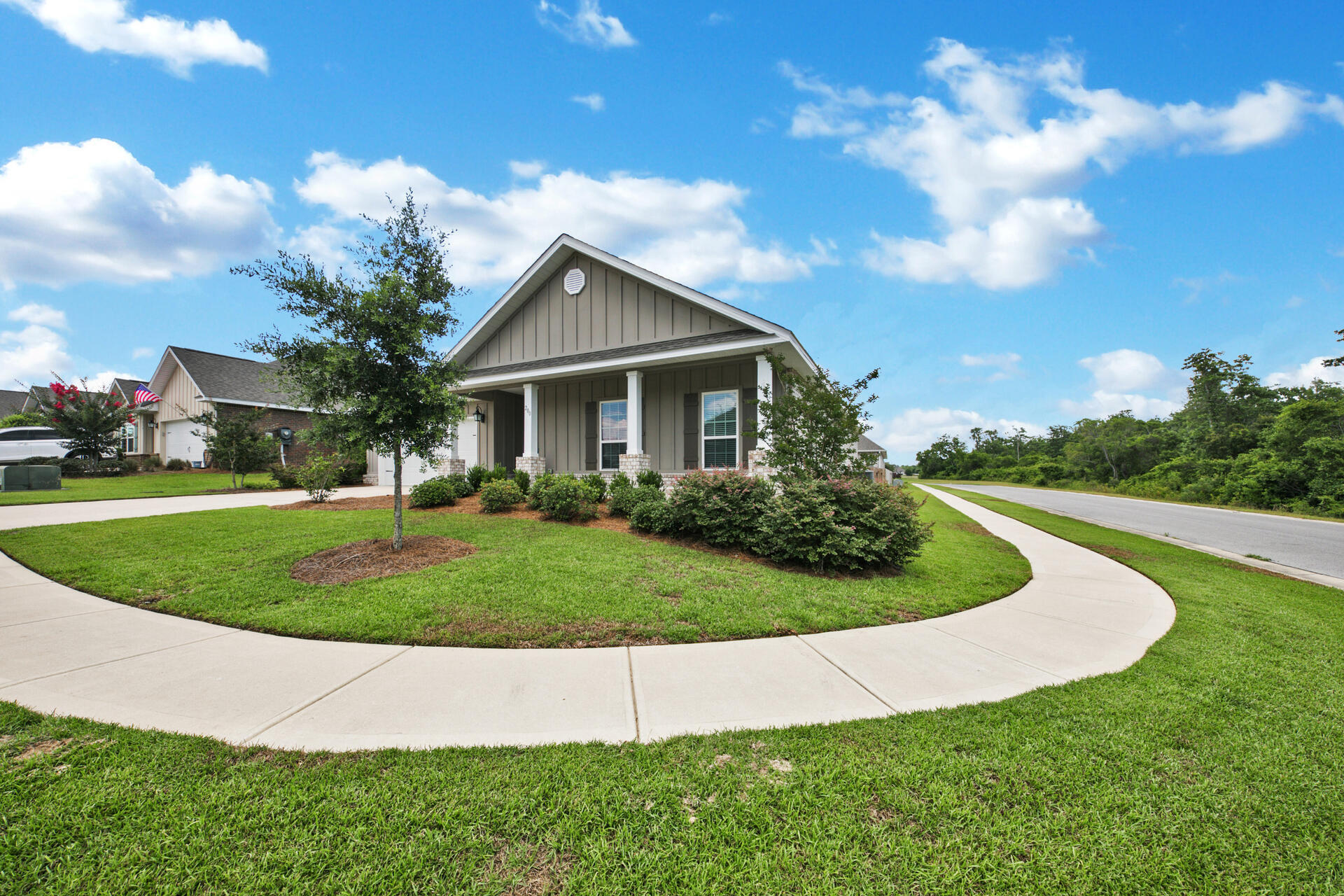 200 Lottie Loop Freeport, FL 32439 - Photo 2 of 38 Gallery Image 2