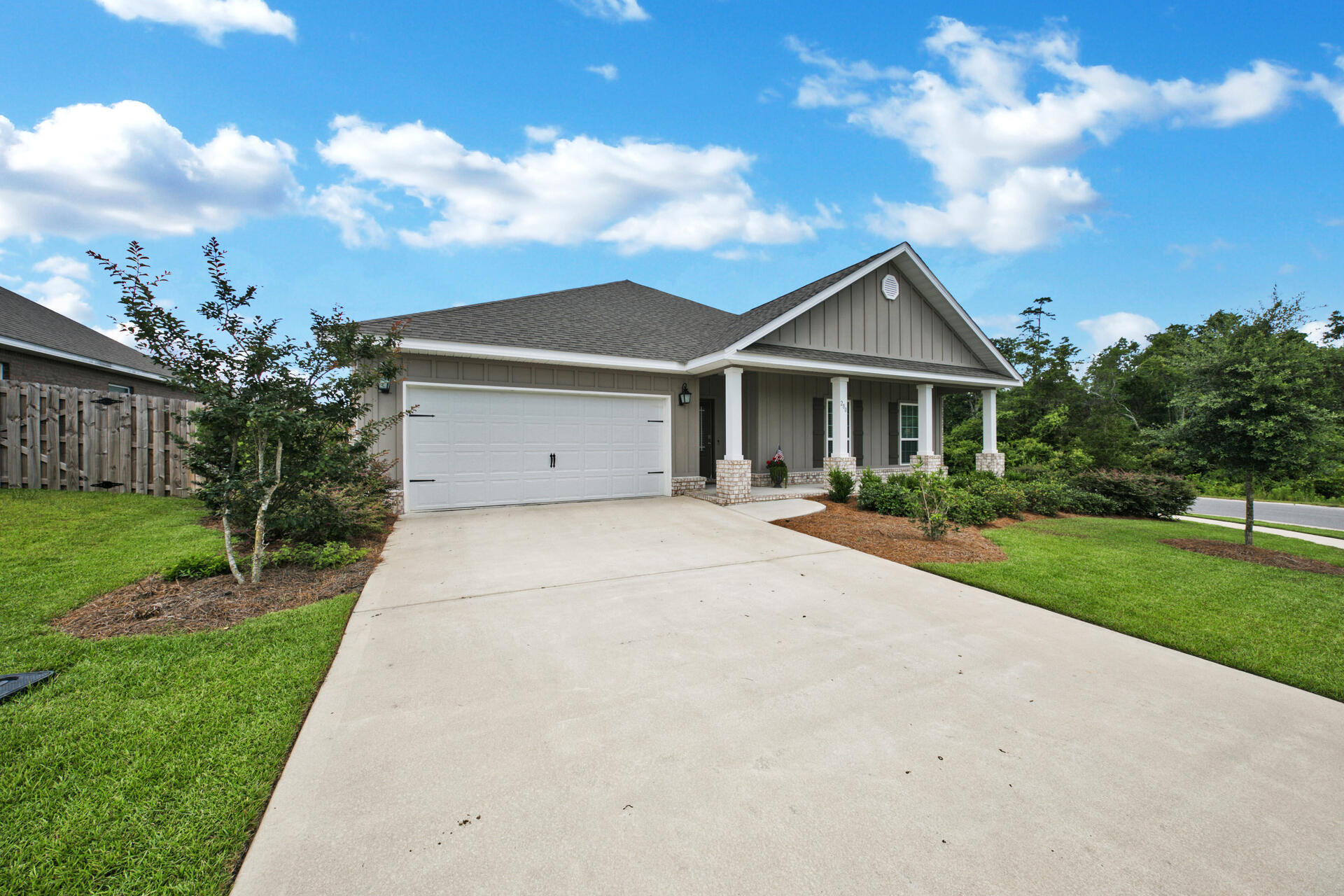 200 Lottie Loop Freeport, FL 32439 - Photo 3 of 38 Gallery Image 3