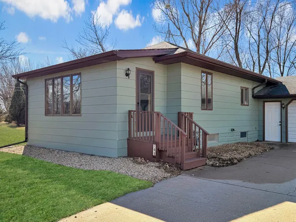 $185,000 | 741 Main Street, Tracy, MN 56175