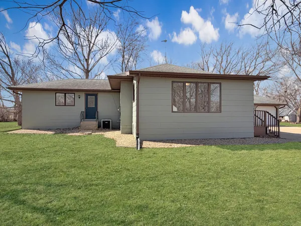 $185,000 | 741 Main Street, Tracy, MN 56175