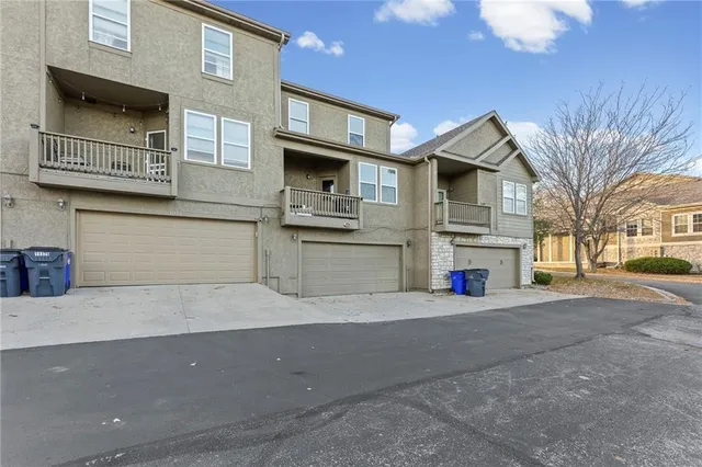 $290,000 | 11173 South Woodsonia Drive, Olathe, KS 66061