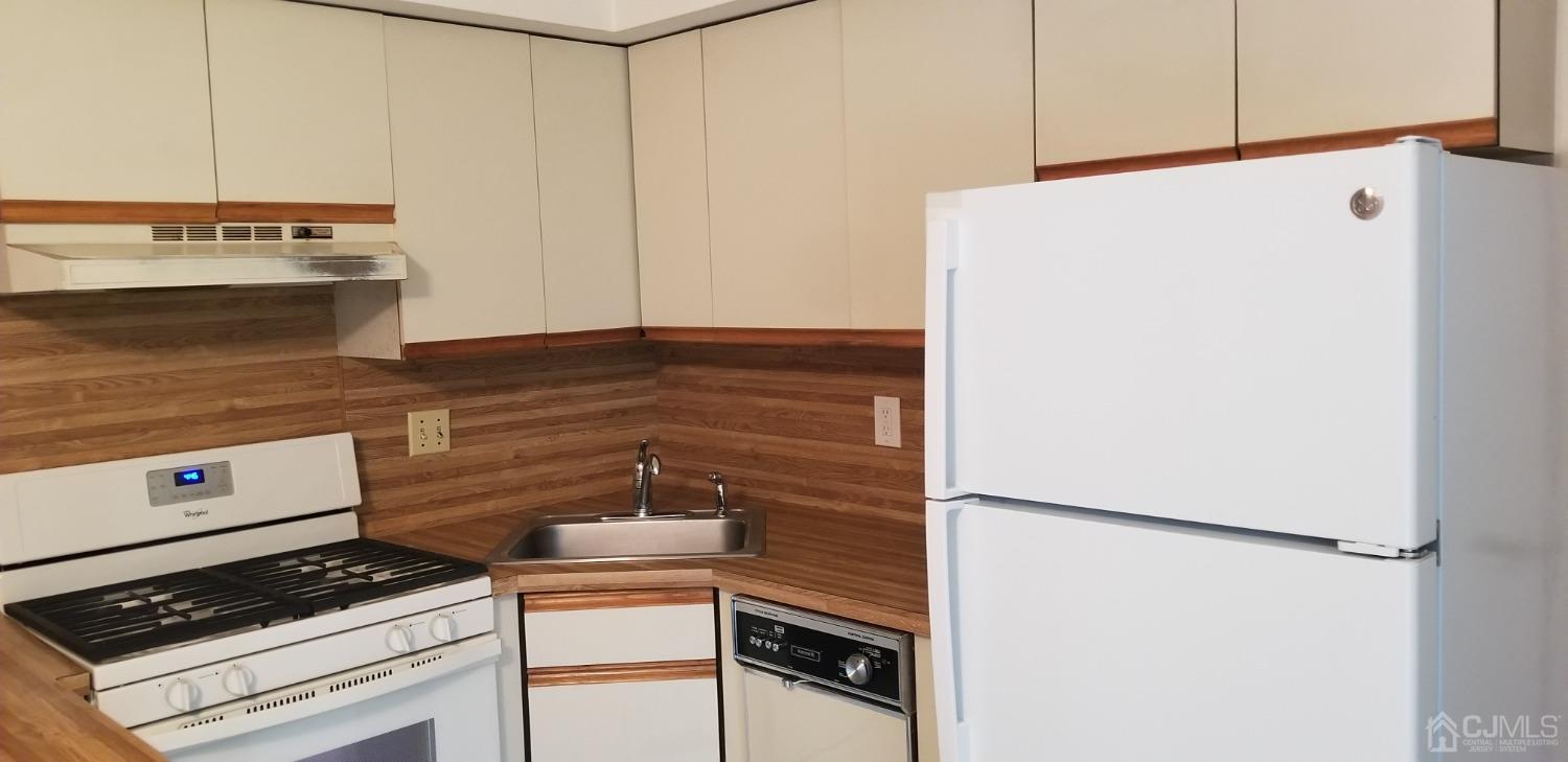 193 Evergreen Road, Unit 16B Edison, NJ 08837 - Photo 11 of 14 Gallery Image 11