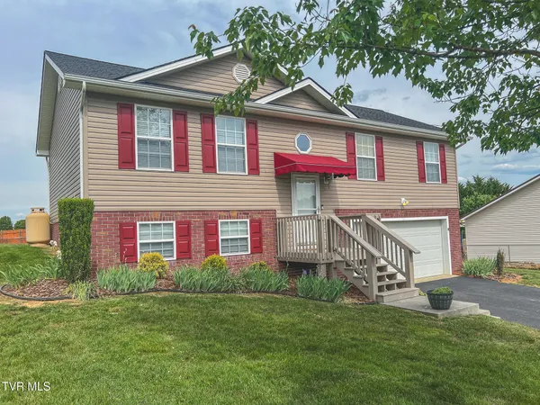 $349,900 | 612 Willow Court, Piney Flats, TN 37686