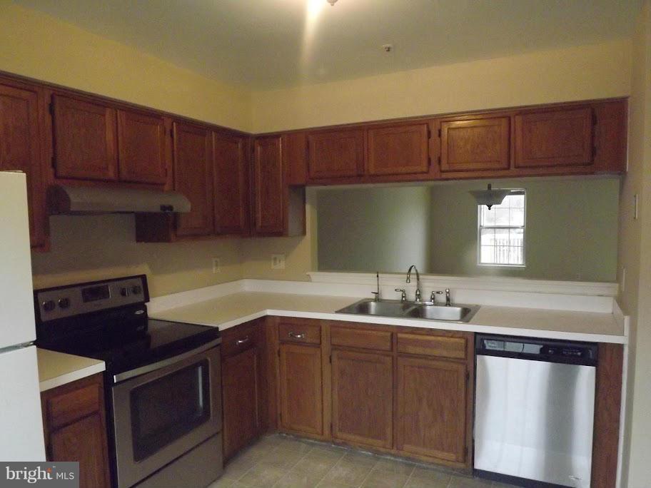 8541 Ritchboro Road District Heights, MD 20747 - Photo 3 of 26 Kitchen