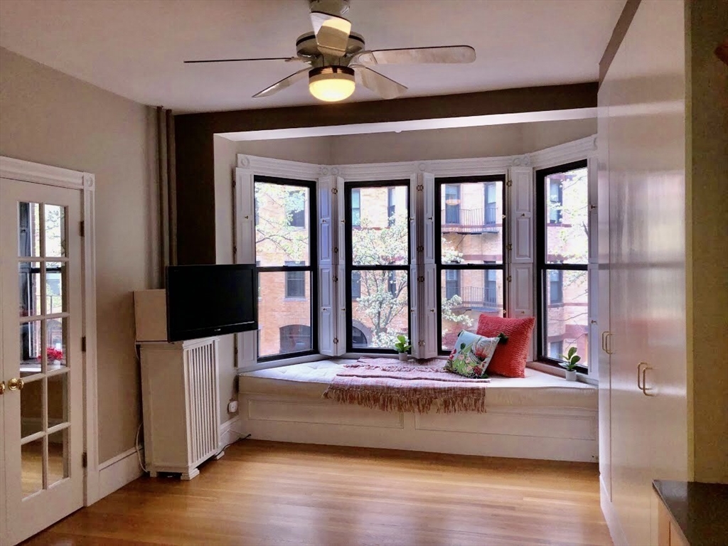 40 St Botolph Street, Unit 22 Boston, MA 02116 - Photo 2 of 25