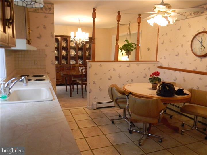 822 Bluebell Road Warminster, PA 18974 - Photo 5 of 20 Kitchen