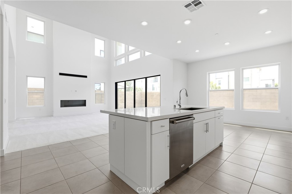 153 Apron Irvine, CA 92618 - Photo 8 of 28