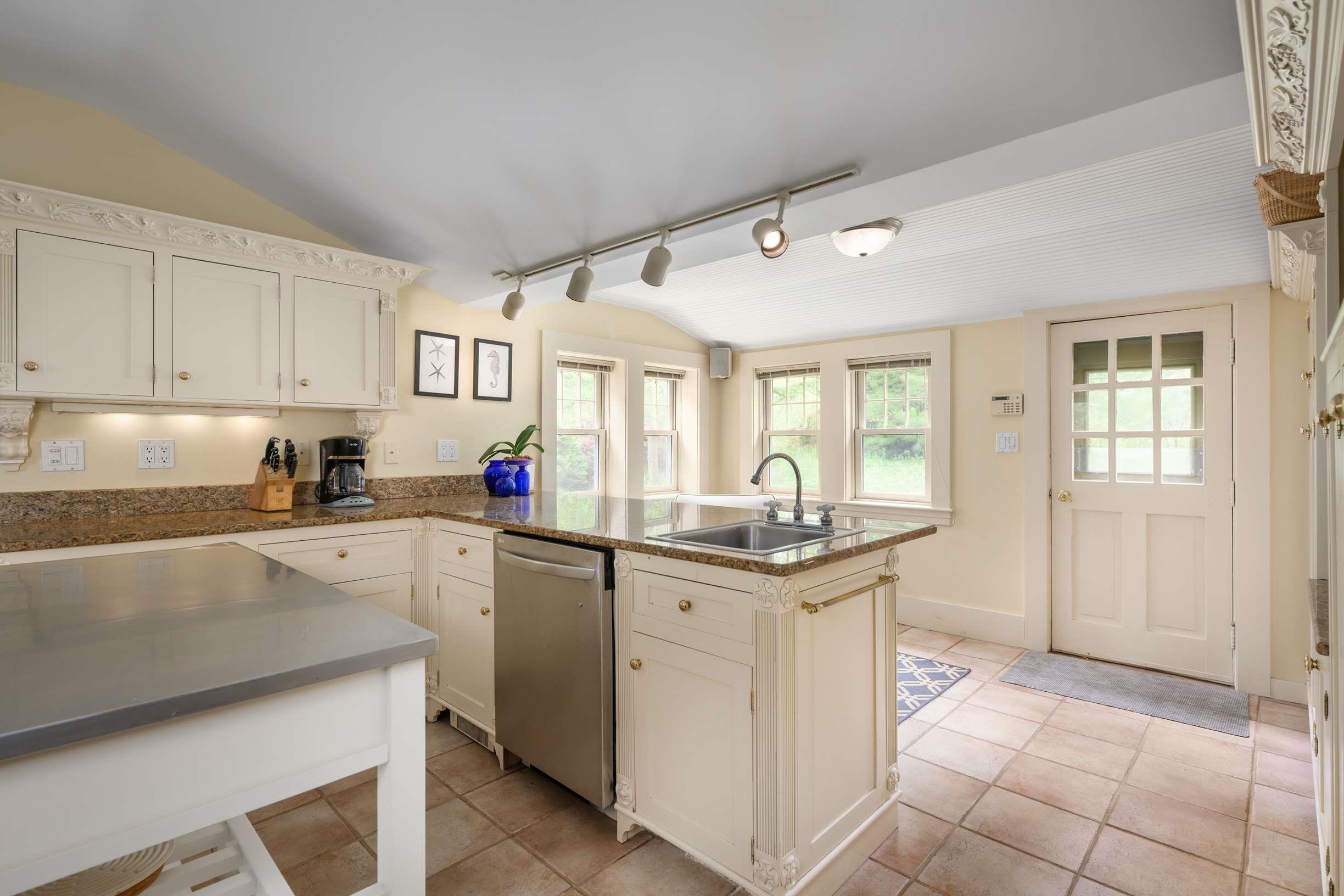 31 River Road York, ME 03902 - Photo 9 of 40 Gallery Image 9