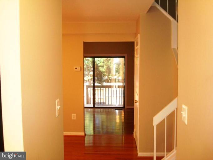 6800 Clowser Court Springfield, VA 22150 - Photo 2 of 16 Entrance / Foyer
