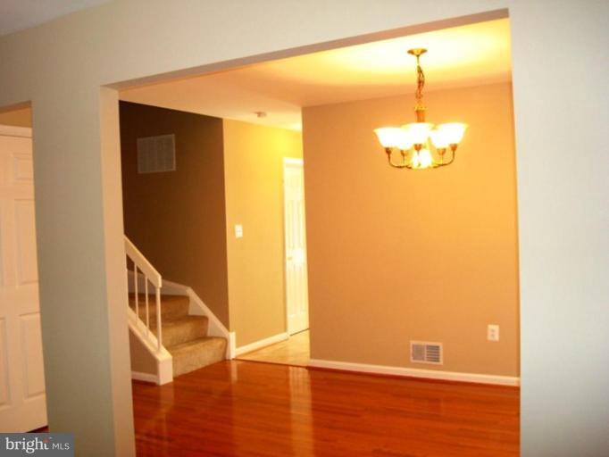 6800 Clowser Court Springfield, VA 22150 - Photo 6 of 16 Dining Room