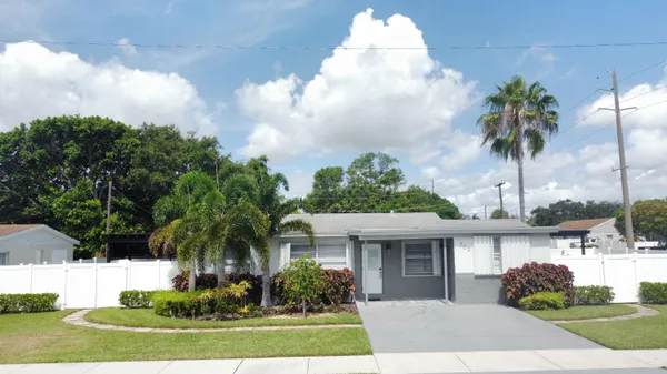 $1,195,000 | 702 Southwest 1st Street, Delray Beach, FL 33444