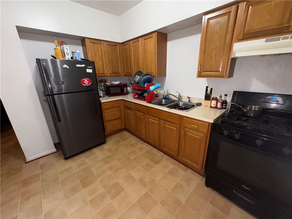 66 Grand Avenue Rochester, NY 14609 - Photo 26 of 33