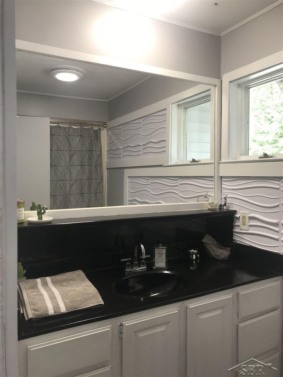 8172 Geddes Road Saginaw, MI 48609 - Photo 21 of 47 31395174-20.JPG