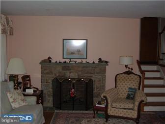 339 Reading Avenue Shillington, PA 19607 - Photo 6 of 12 Living Room