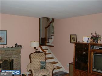 339 Reading Avenue Shillington, PA 19607 - Photo 7 of 12 Living Room