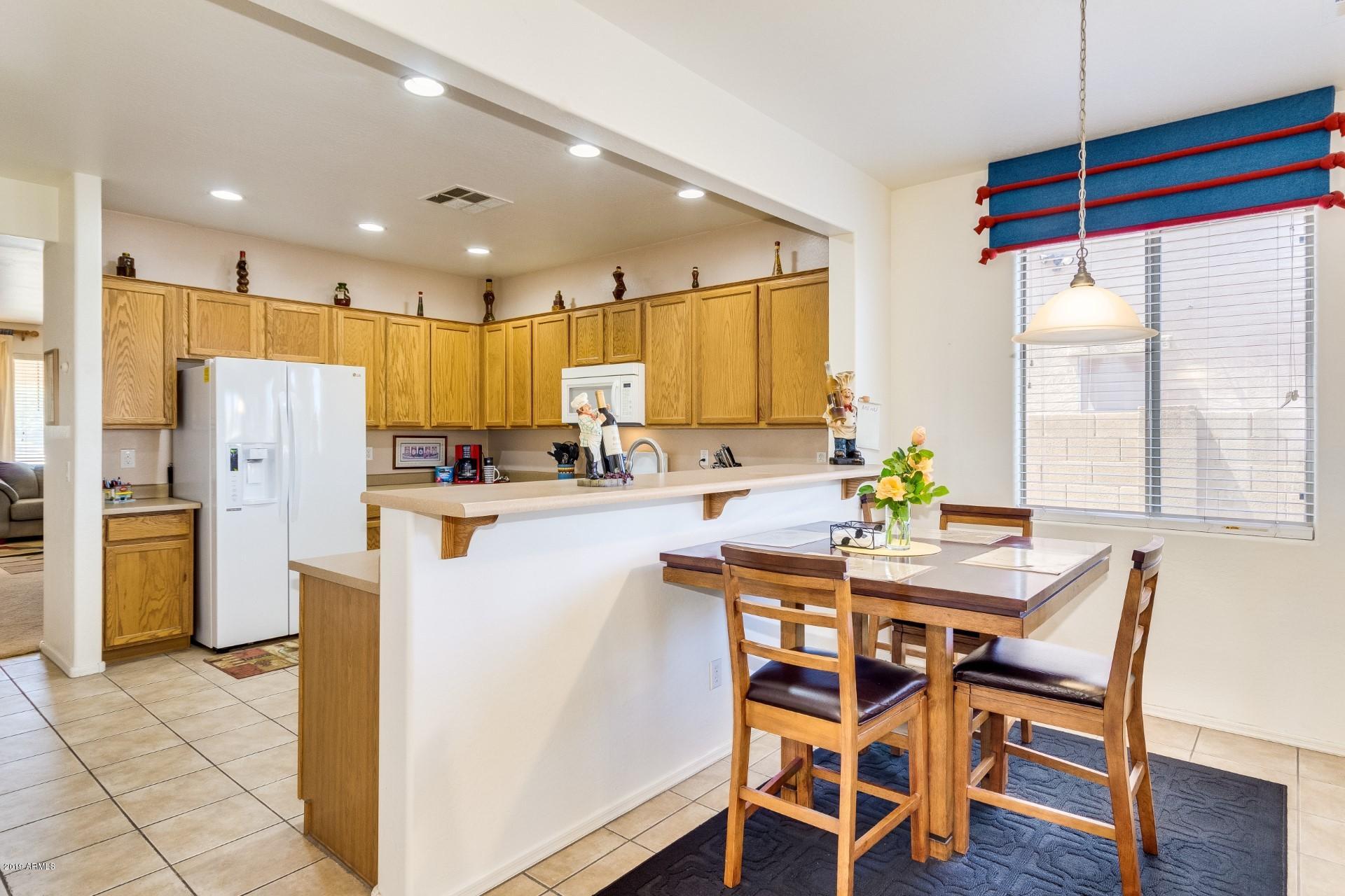 6826 West Darrel Road Laveen, AZ 85339 - Photo 10 of 31 darrel breakfast bar