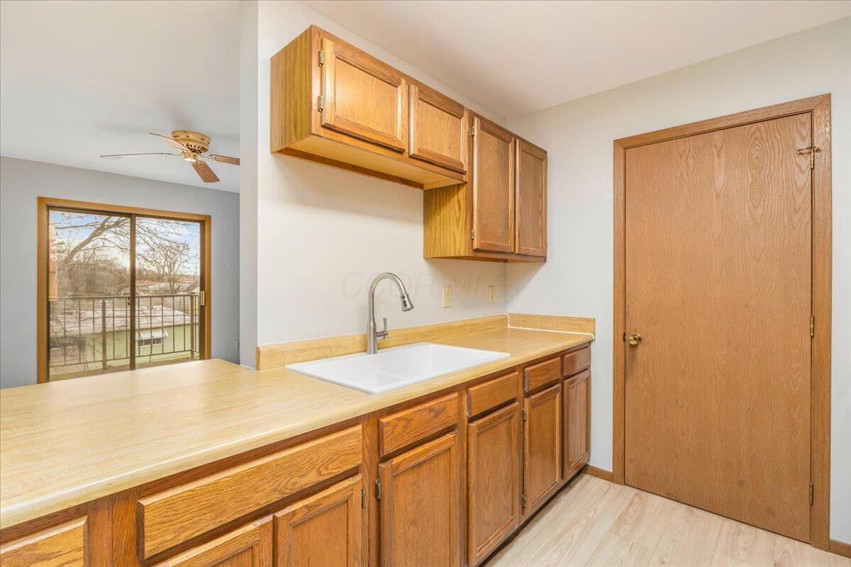 4141 Karl Road, Unit 310 Columbus, OH 43224 - Photo 5 of 25 Kitchen
