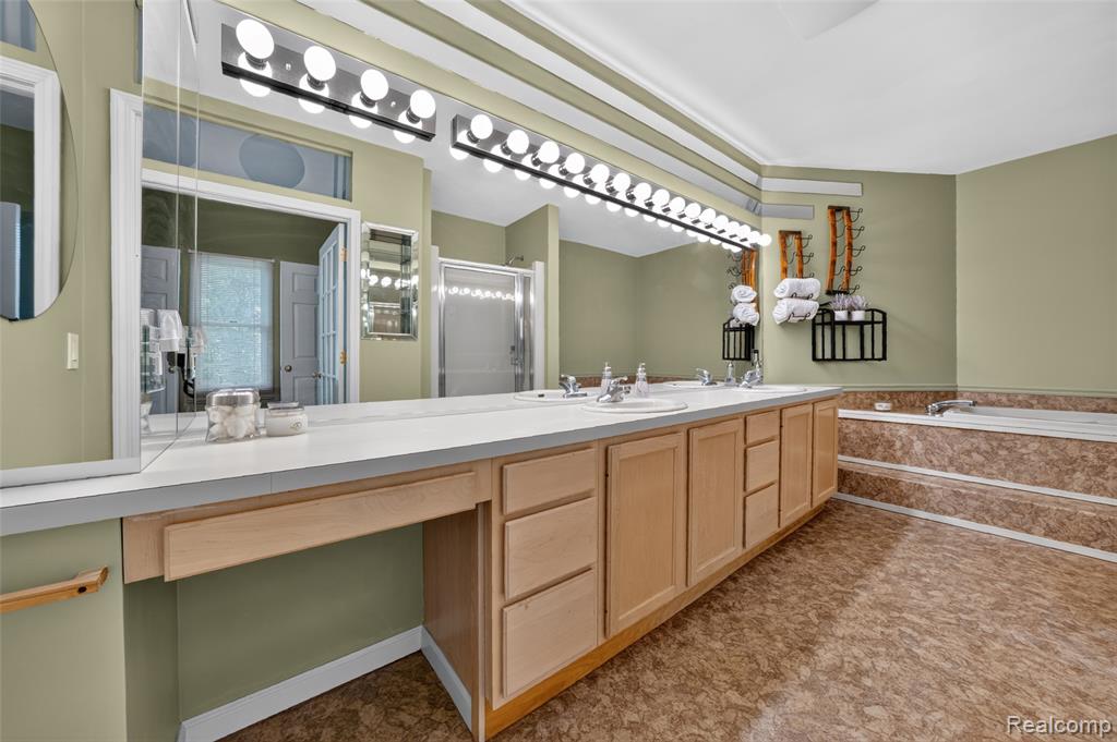 5370 Whipple Lake Road Clarkston, MI 48348 - Photo 17 of 51