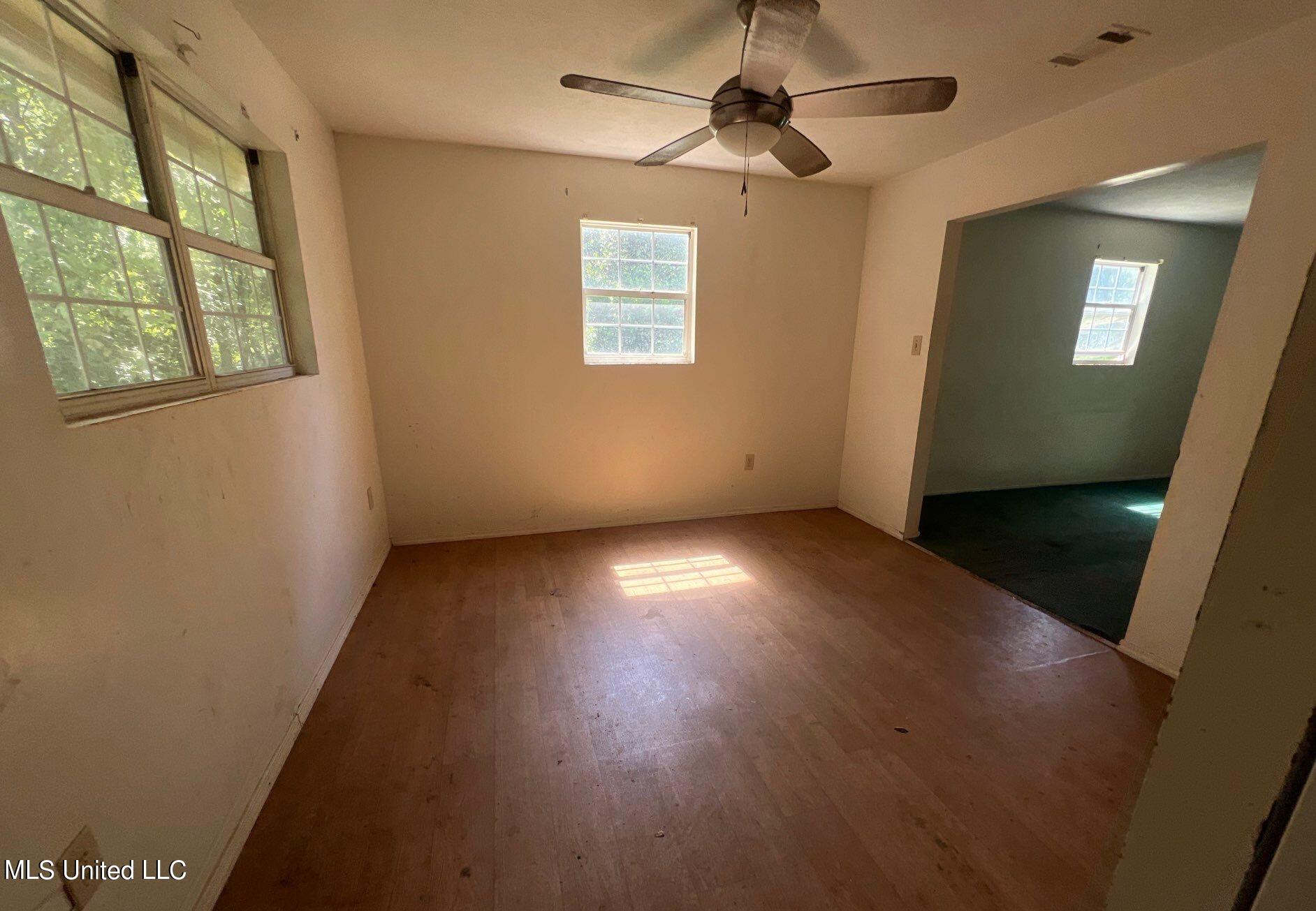 68 Dana Road Vicksburg, MS 39180 - Photo 3 of 7 down-net_http20240920-77-c8pq4o