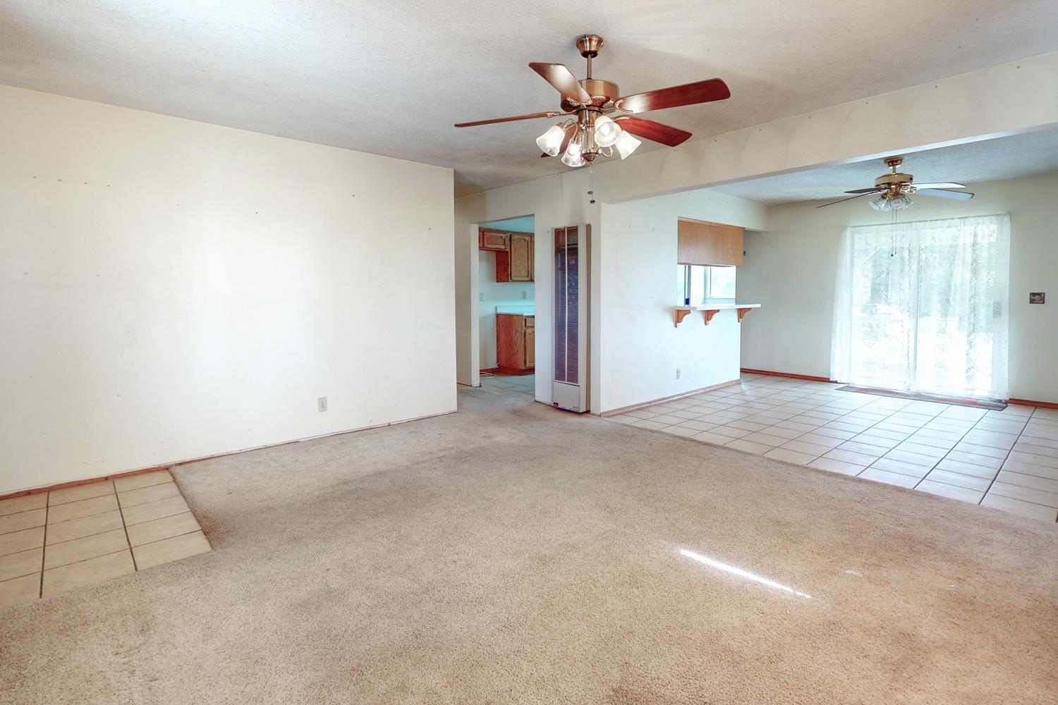 2065 Howlett Avenue Yuba City, CA 95993 - Photo 21 of 52 a view of an empty room with a window