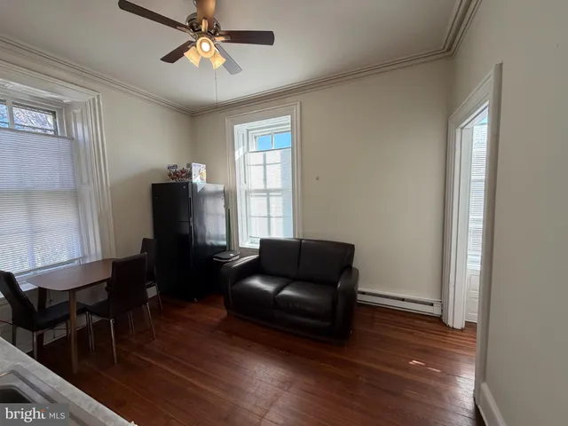 $1,000 | 171 East Walnut Lane, Unit 2, Philadelphia, PA 19144
