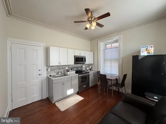 $1,000 | 171 East Walnut Lane, Unit 2, Philadelphia, PA 19144