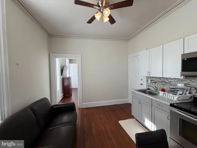 $1,000 | 171 East Walnut Lane, Unit 2, Philadelphia, PA 19144