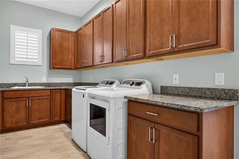 $2,095,000 | 6007 Barthelemy Avenue, Naples, FL 34113