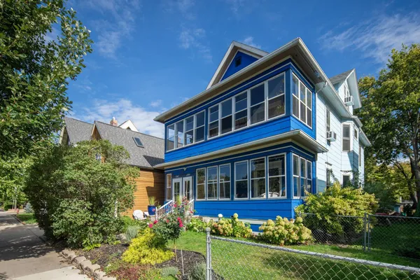 $1,995 | 2707 Garfield Avenue, Unit 1, Minneapolis, MN 55408