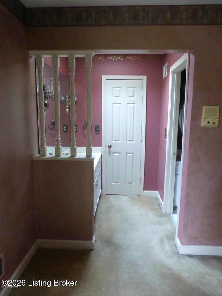 2311 Fallsview Road Louisville, KY 40207 - Photo 4 of 17 20170103231055890475000000-o