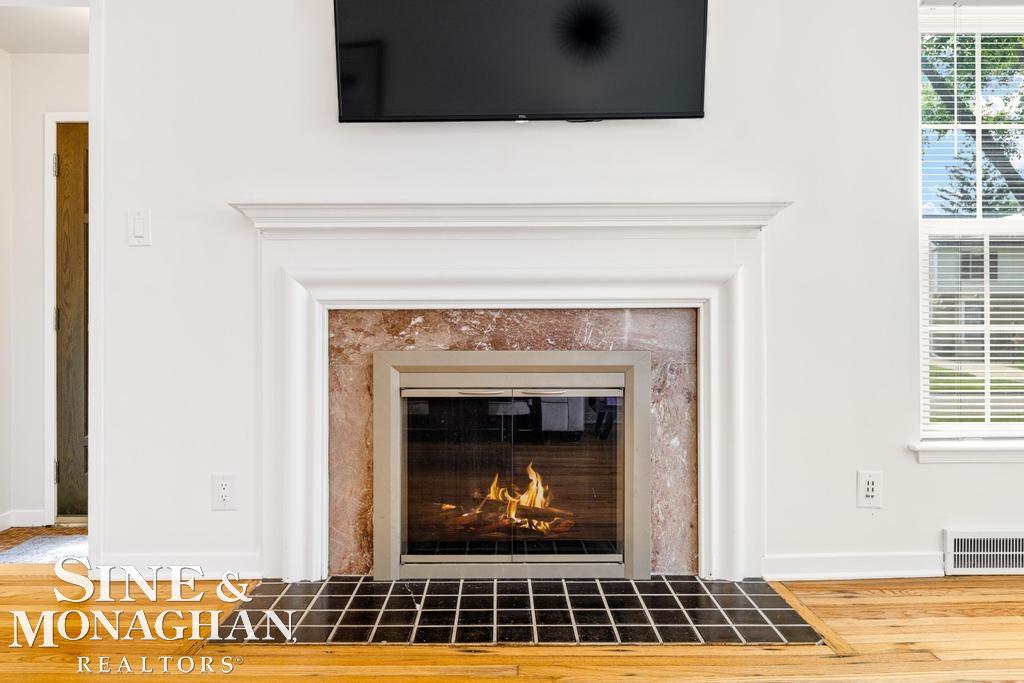 406 Lothrop Road Grosse Pointe, MI 48236 - Photo 6 of 44 50117408-5.JPG