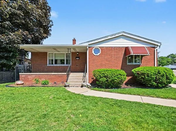 $239,999 | 14107 South Mackinaw Avenue, Burnham, IL 60633