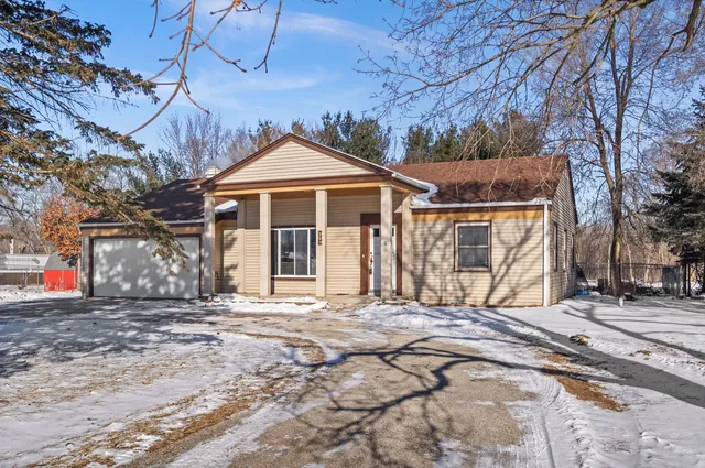 $260,000 | 350 8th Avenue, Marengo, IL 60152