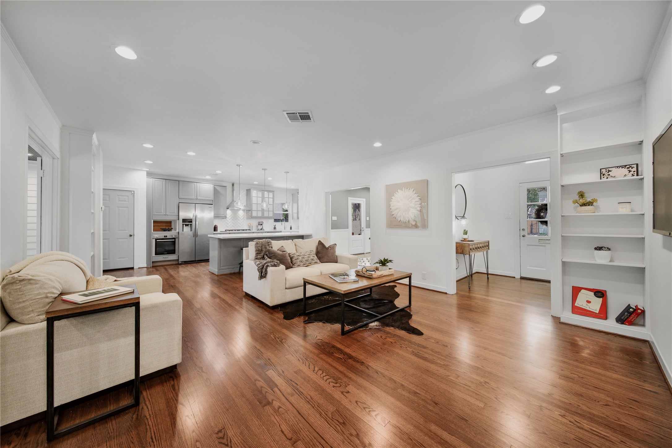 2223 Dryden Road Houston, TX 77030 - Photo 3 of 26