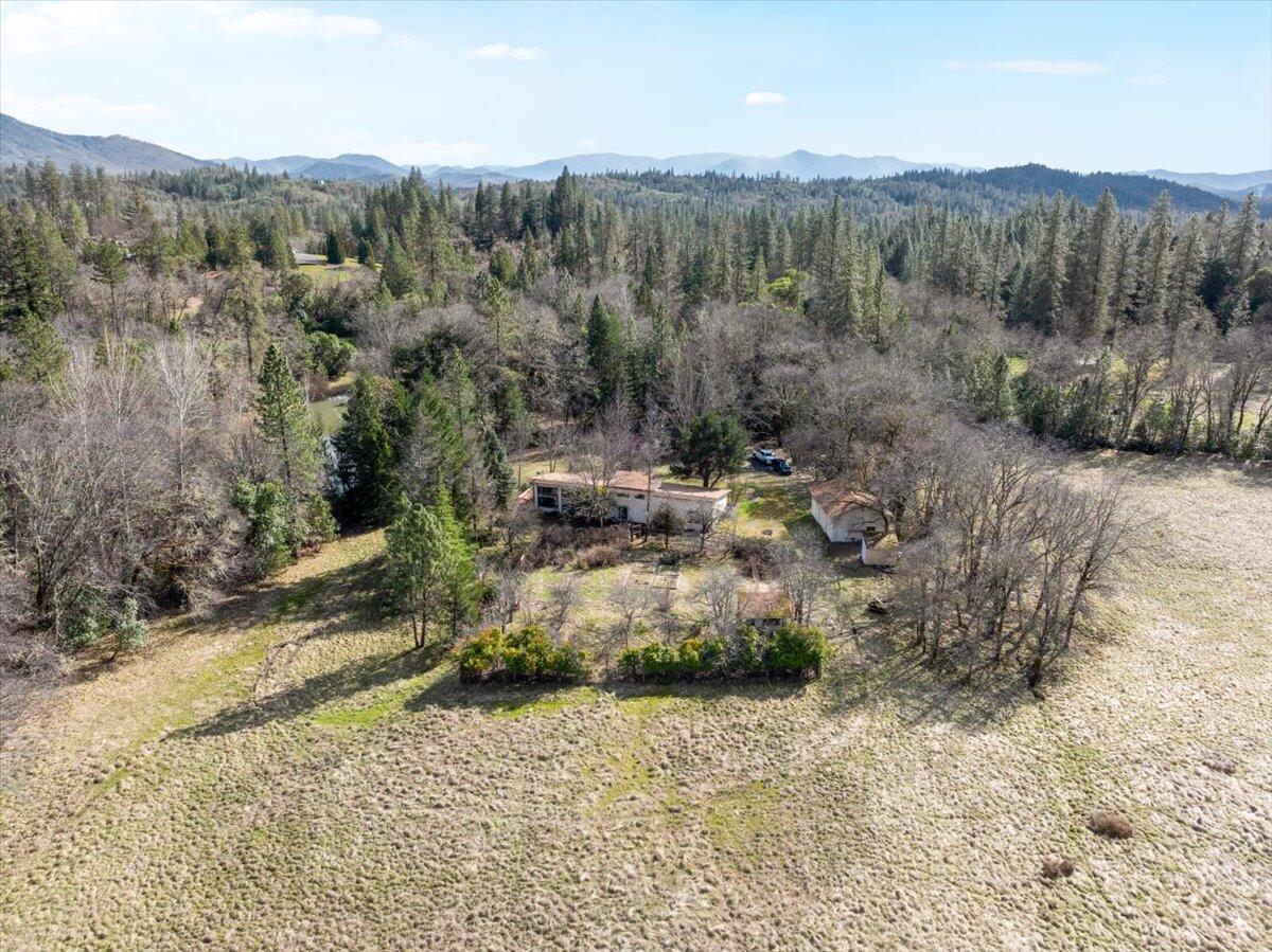 6526 Tunnel Loop Road Grants Pass, OR 97526 - Photo 46 of 54 04-DJI_0978