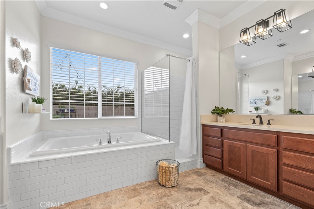13275 Chickasaw Road Rancho Cucamonga, CA 91739 - Photo 32 of 75 Master bathroom