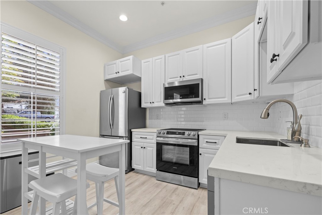 13275 Chickasaw Road Rancho Cucamonga, CA 91739 - Photo 35 of 75 ADU Kitchen