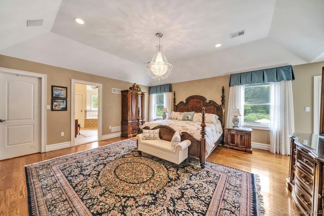 $3,449,000 | 13 Locust Lane, Upper Brookville, NY 11545