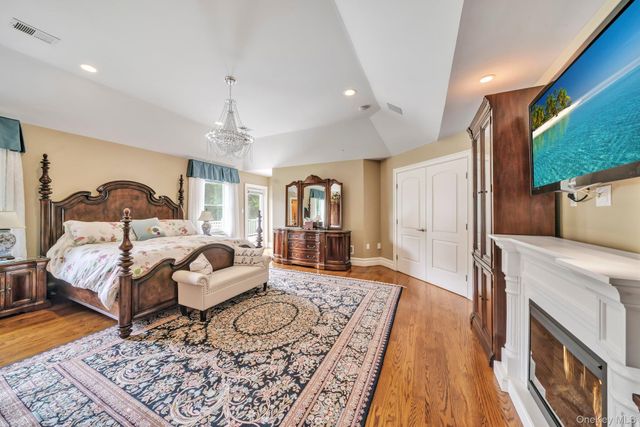 $3,449,000 | 13 Locust Lane, Upper Brookville, NY 11545