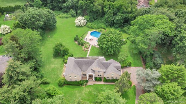 $3,449,000 | 13 Locust Lane, Upper Brookville, NY 11545