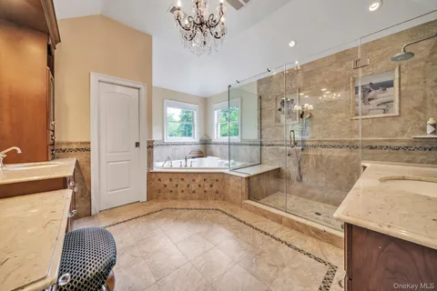 $3,449,000 | 13 Locust Lane, Upper Brookville, NY 11545